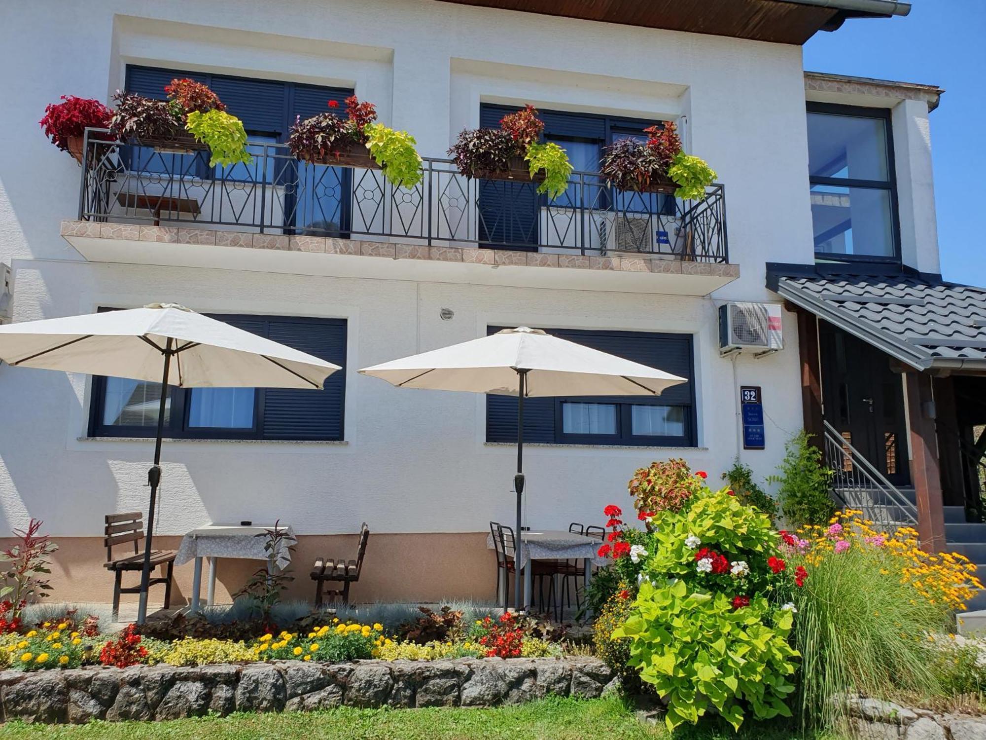Guesthouse Vila 斯诺基 外观 照片